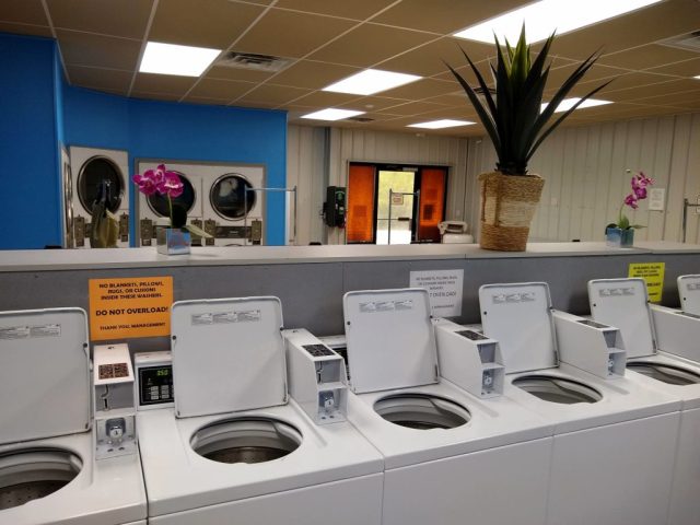washing_well_mt_ida_ar_laundromat_1