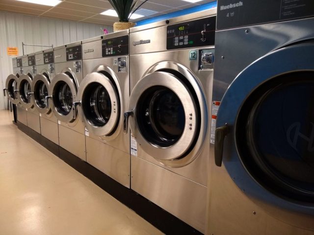 washing_well_mt_ida_ar_laundromat_2